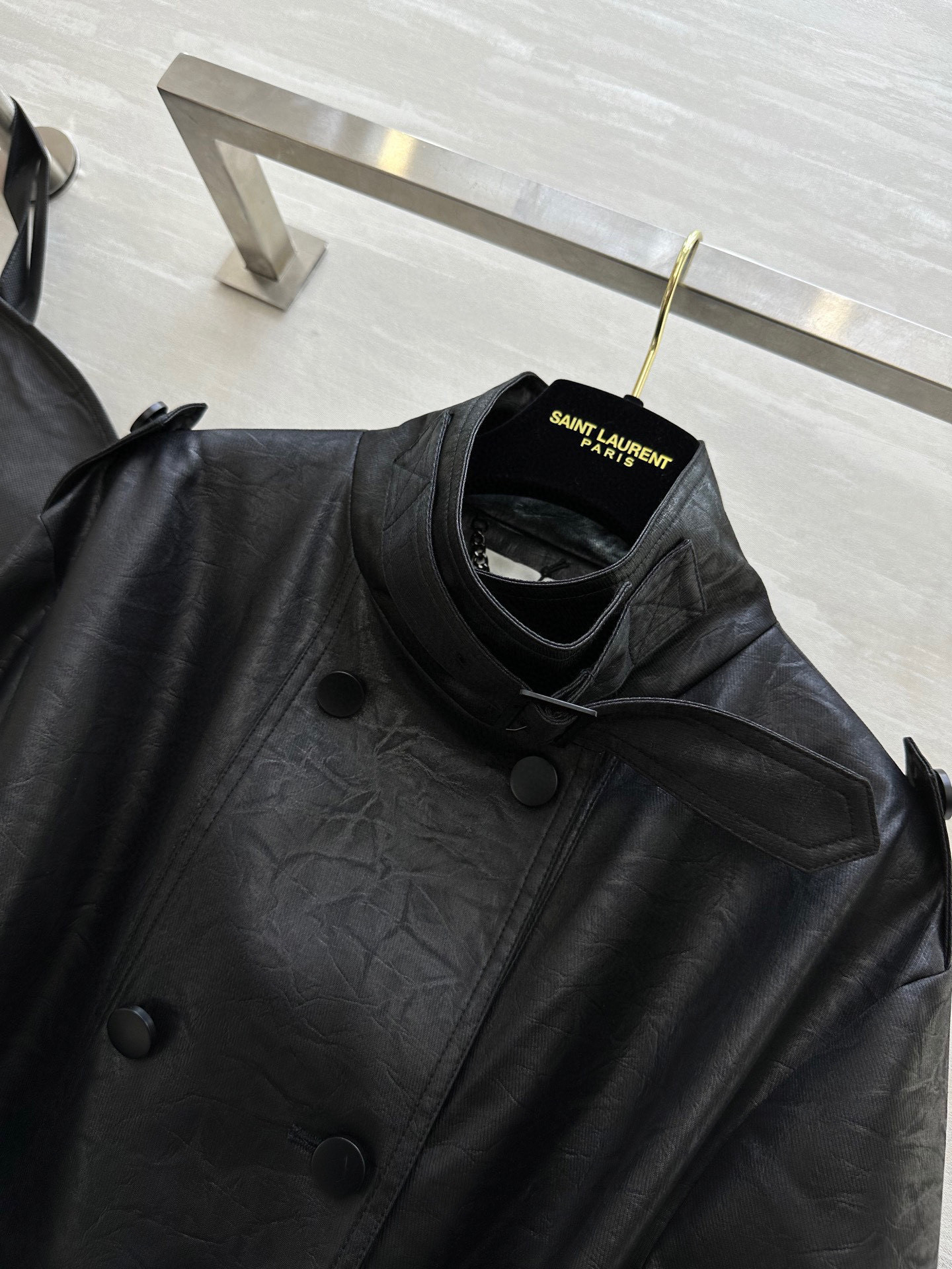 サンローラン「Saint Laurent」エコレザー プリーツ ロングトレンチコート