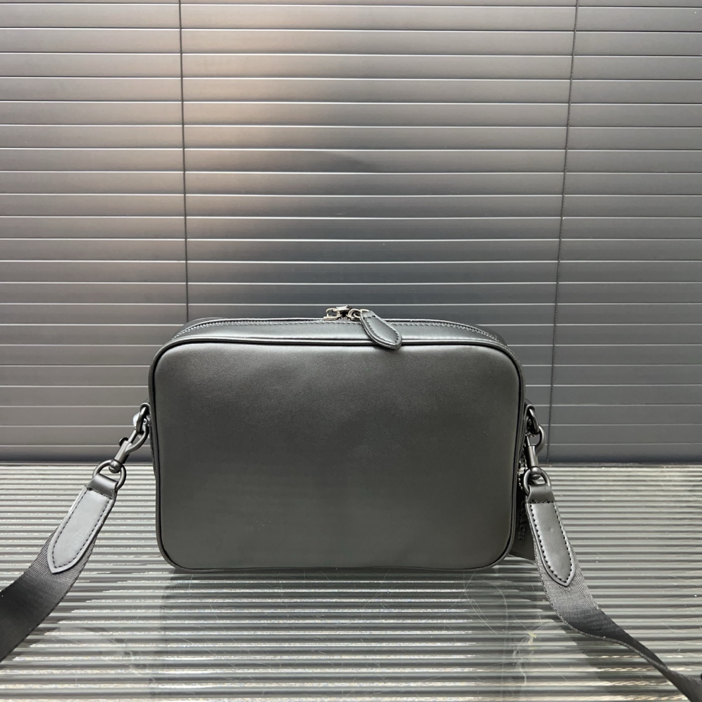 コーチ「Coach」CHARTER FLAP 24 クロスボディーバッグ