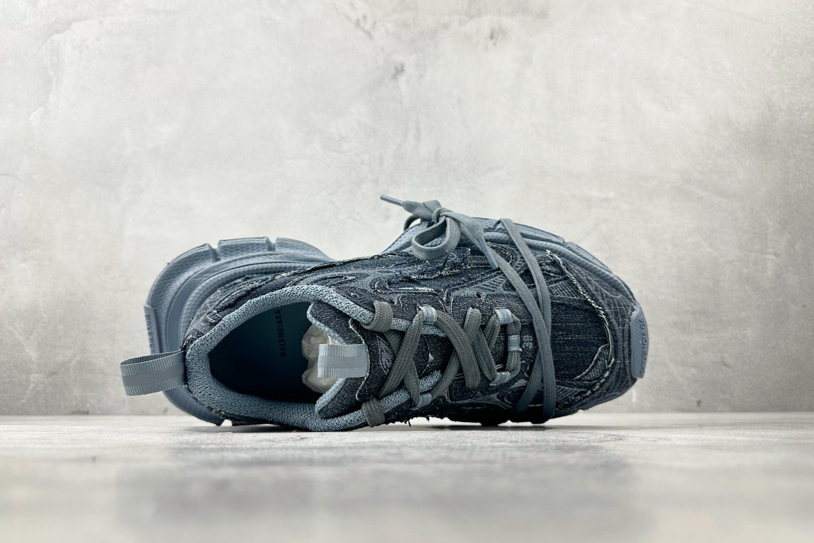 バレンシアガ「Balenciaga」トリプルS スニーカー