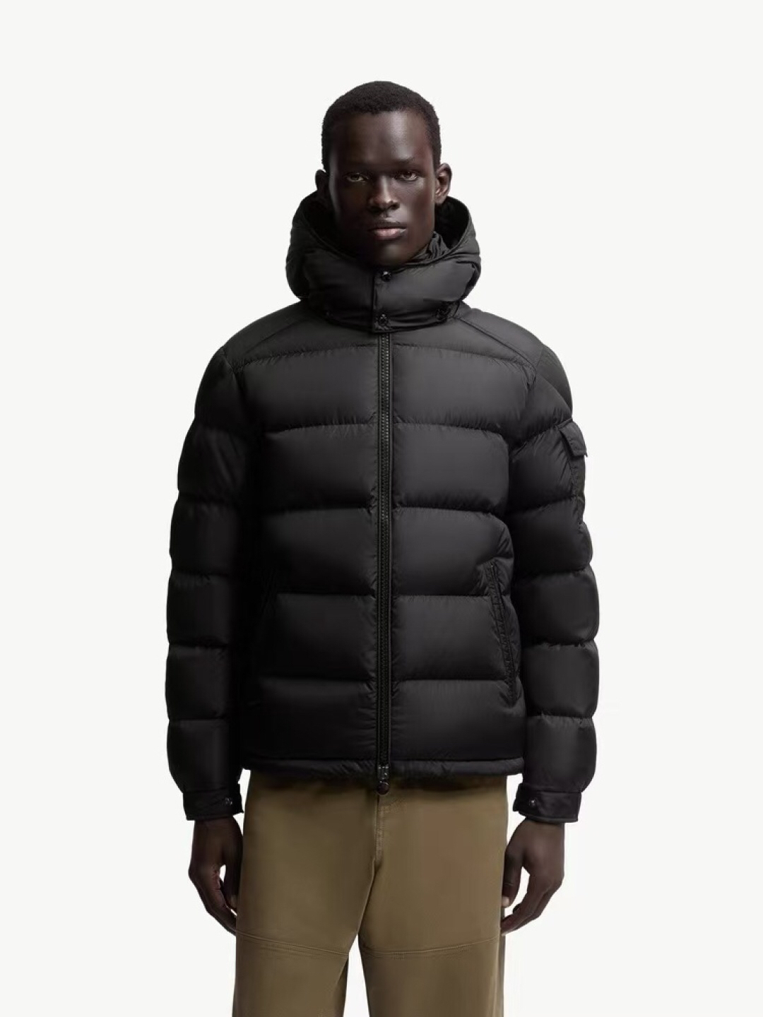 モンクレール「Moncler」Maya Mat ダウンジャケット