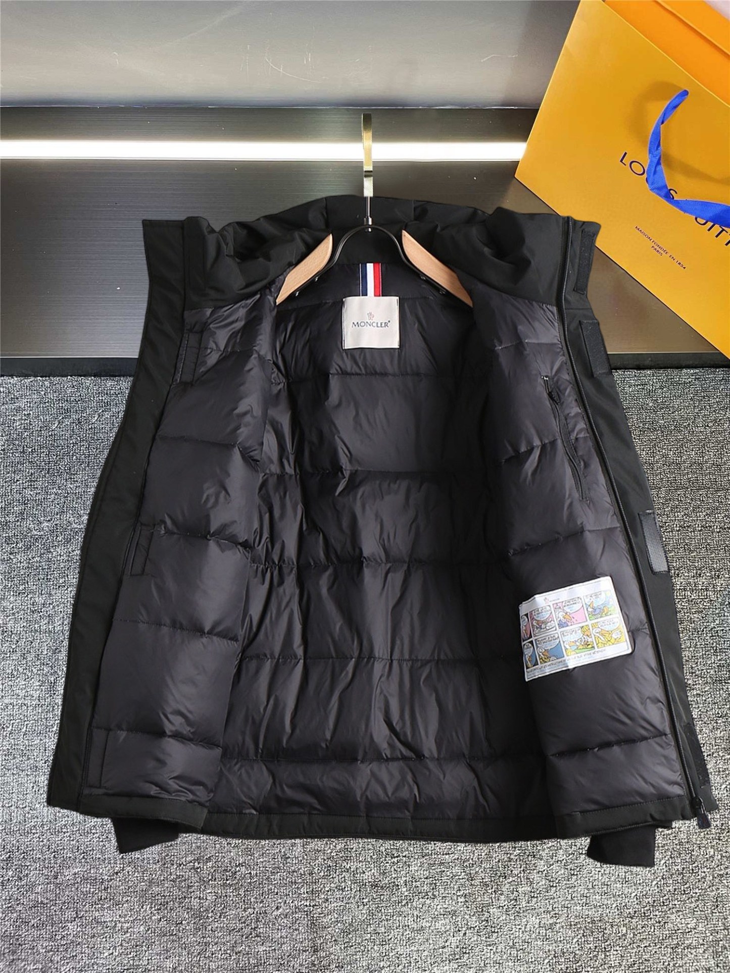 モンクレール「Moncler」カラーブロック ダウンジャケット