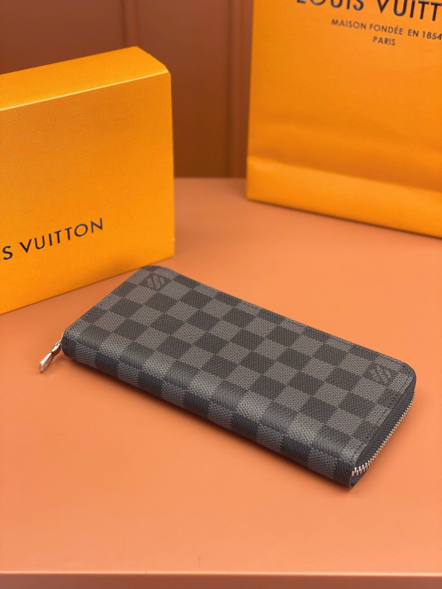 ルイ・ヴィトン「Louis Vuitton」ジッピーウォレット･ヴェルティカル