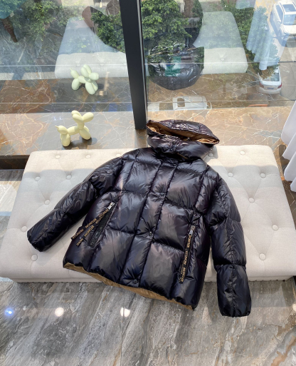 モンクレール「Moncler」フード付きハイネック ダウンジャケット