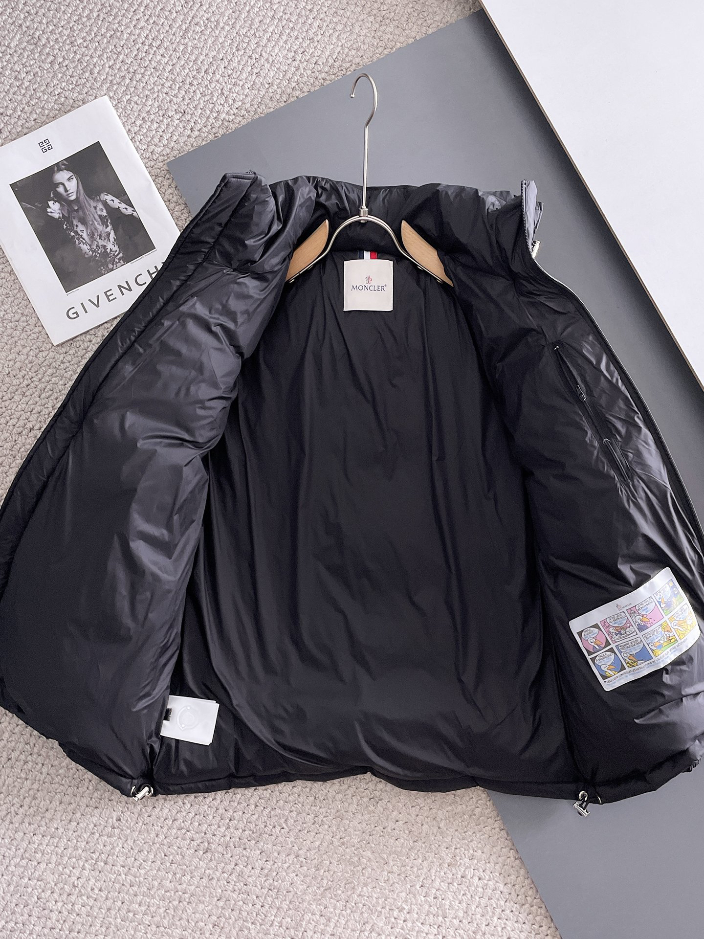 モンクレール「Moncler」スタンドカラー ダウンジャケット