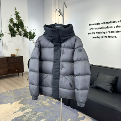 モンクレール「Moncler」Madeira ブラック ダウンジャケット