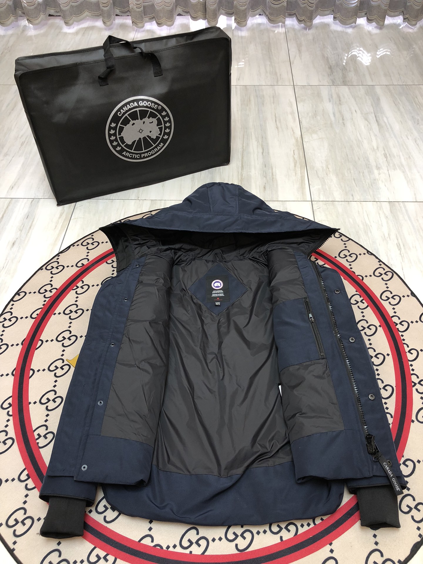 カナダグース「Canada Goose」Freestyle Crew ダウンジャケット