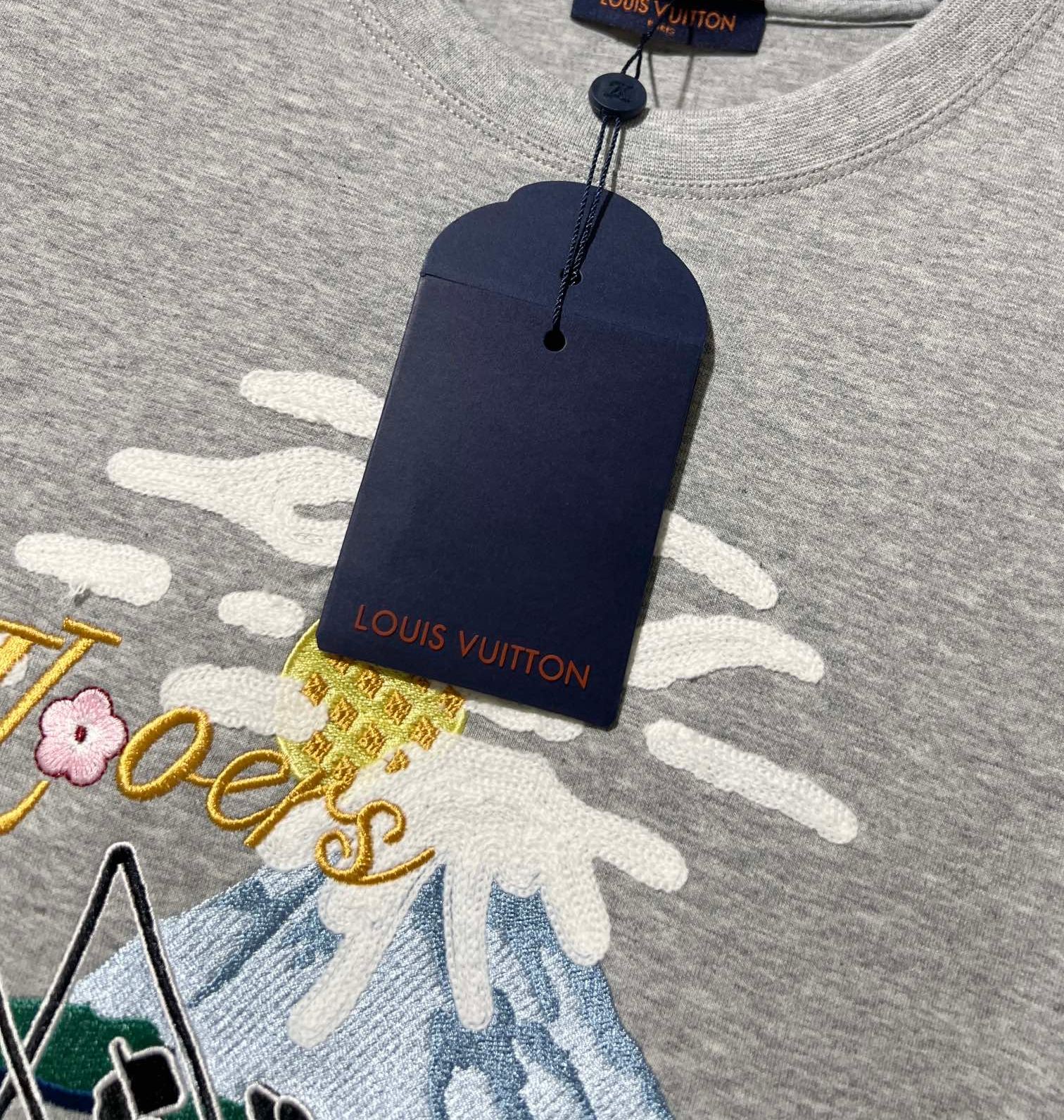 ルイ・ヴィトン「Louis Vuitton」2025秋冬 エンブロイダード ロゴ スウェットシャツ