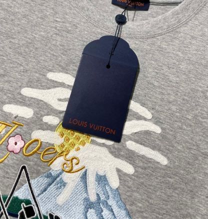 ルイ・ヴィトン「Louis Vuitton」2025秋冬 エンブロイダード ロゴ スウェットシャツ