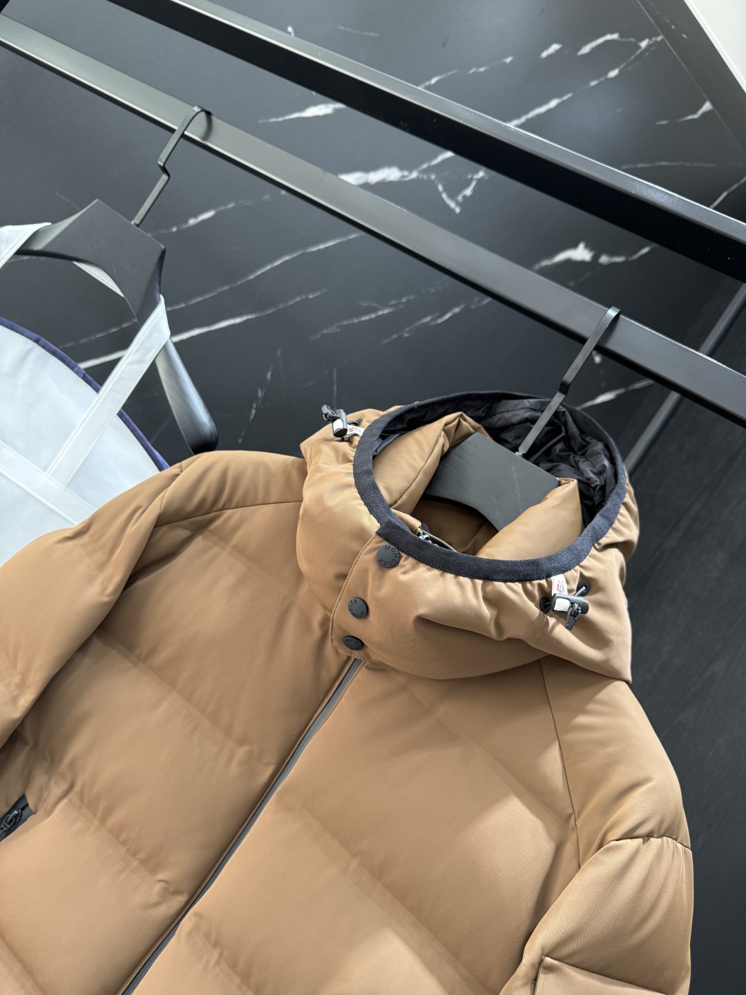 モンクレール「Moncler」ダウン ジャケット