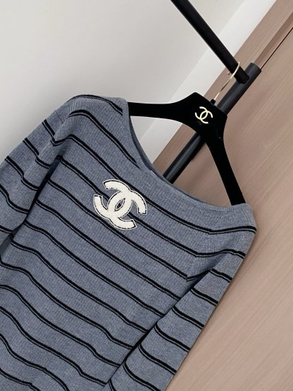 シャネル「Chanel」ロゴ ボタン ニット セーター