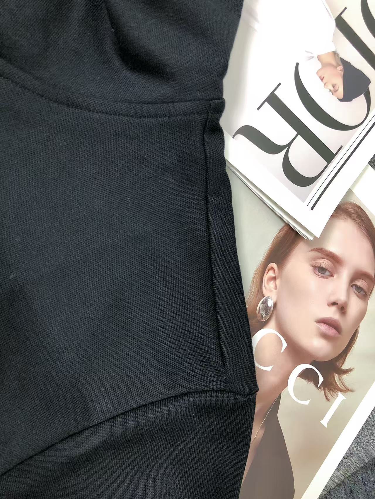 シャネル「Chanel」プリント フード付き スウェットシャツ