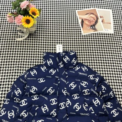 シャネル「Chanel」モノグラム スタンドカラー キルトド コート