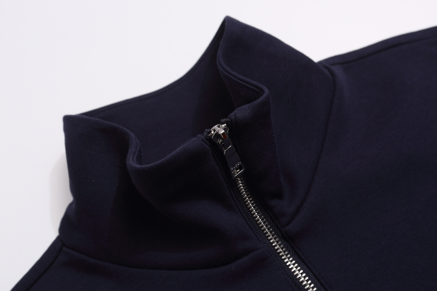 グッチ「Gucci」エンブロイダリー ジップネック スウェットシャツ