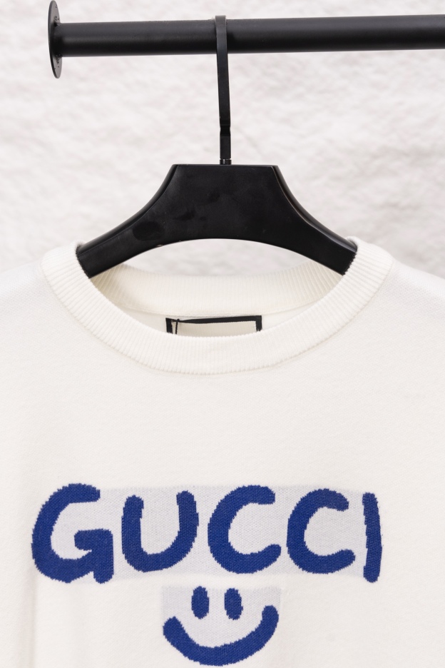 グッチ「Gucci」 スマイルロゴ ニットセーター
