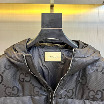 グッチ「Gucci」ロゴ コンビネーション ダウンジャケット