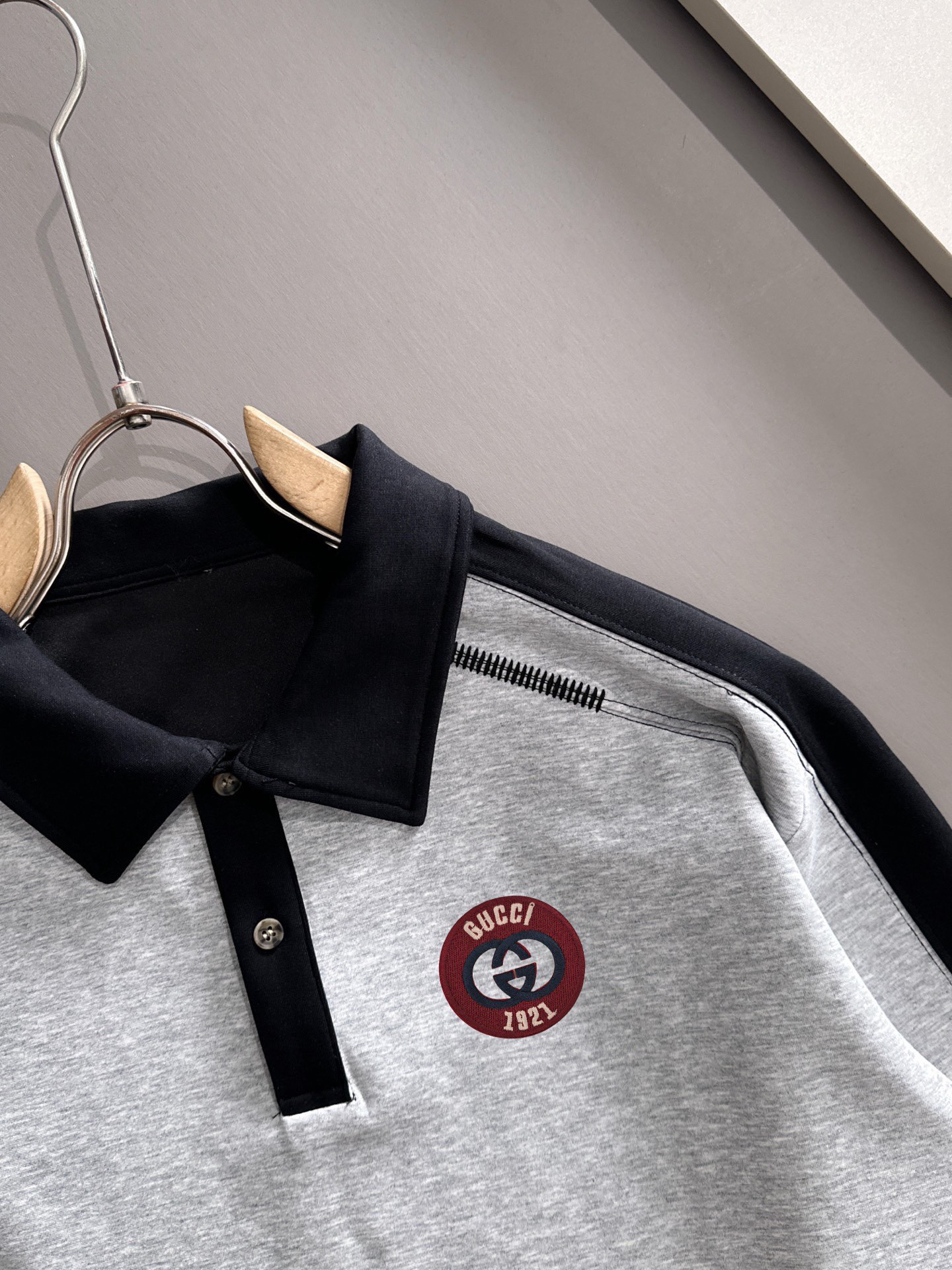 グッチ「Gucci」ロゴデザイン ハイネック ジップアップ スウェットシャツ