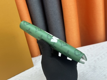 ルイ・ヴィトン「Louis Vuitton」LV エブリデイのポルトフォイユ･ブラザ