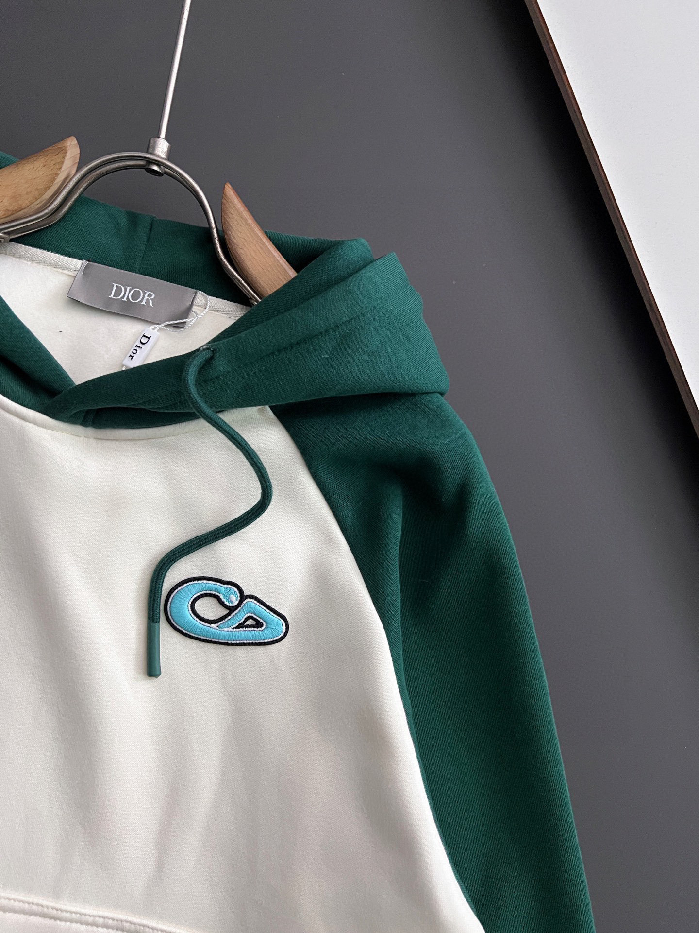 ディオール「Dior」 ヘビーウェイト フード付きスウェットシャツ