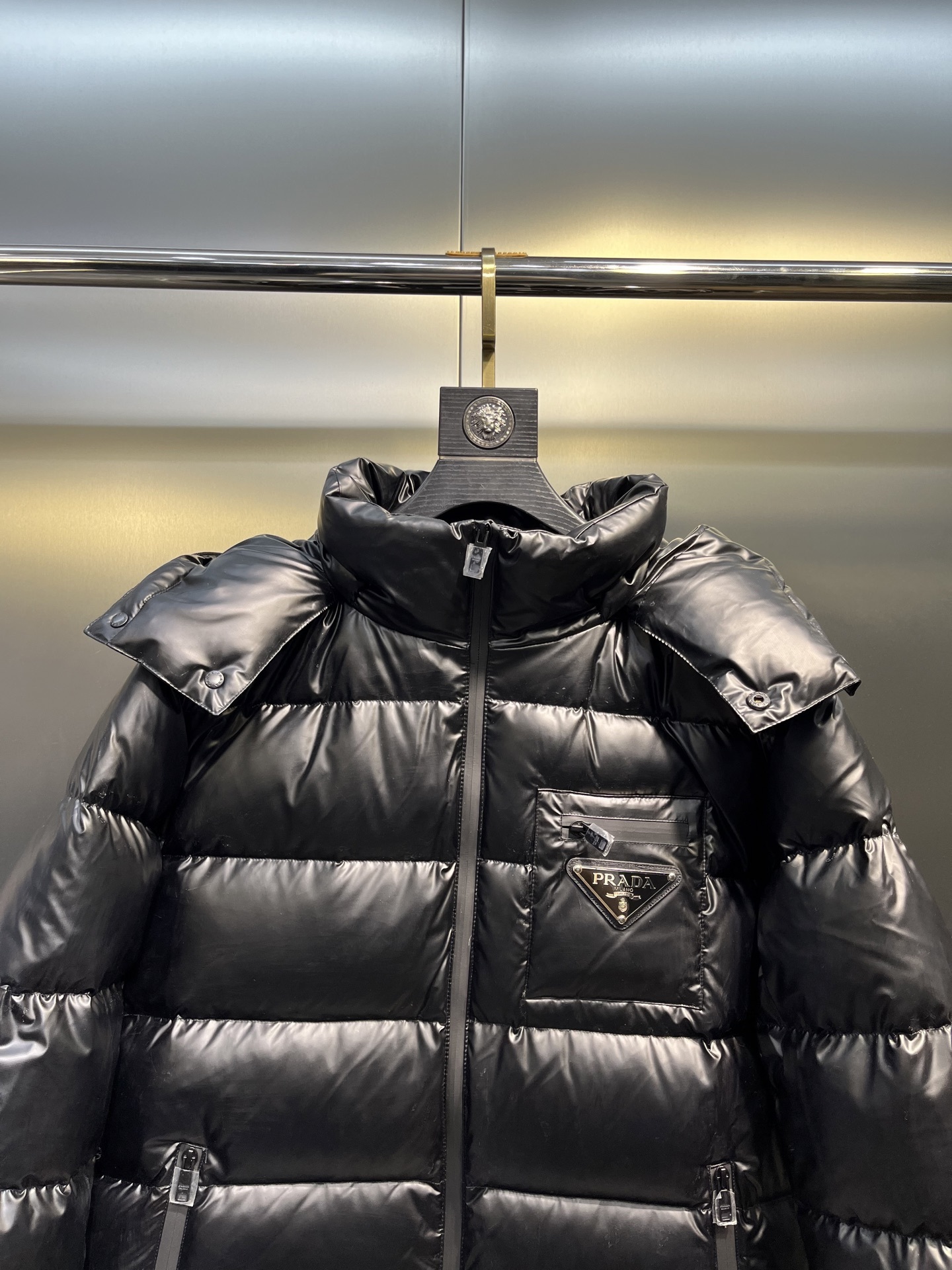 プラダ「Prada」カラーブロック ダウンジャケット