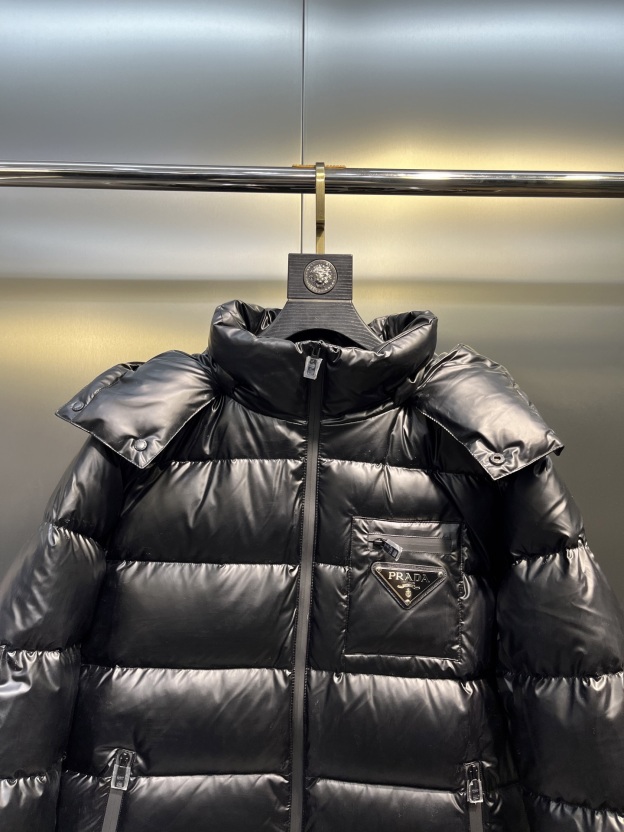 プラダ「Prada」カラーブロック ダウンジャケット