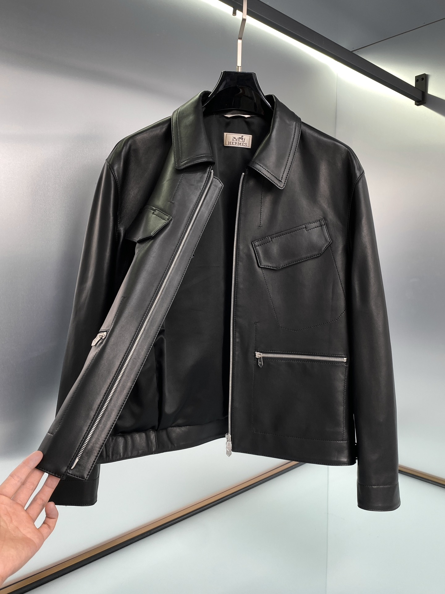 エルメス「Hermès」アイコニック レザー ライダー ジャケット 