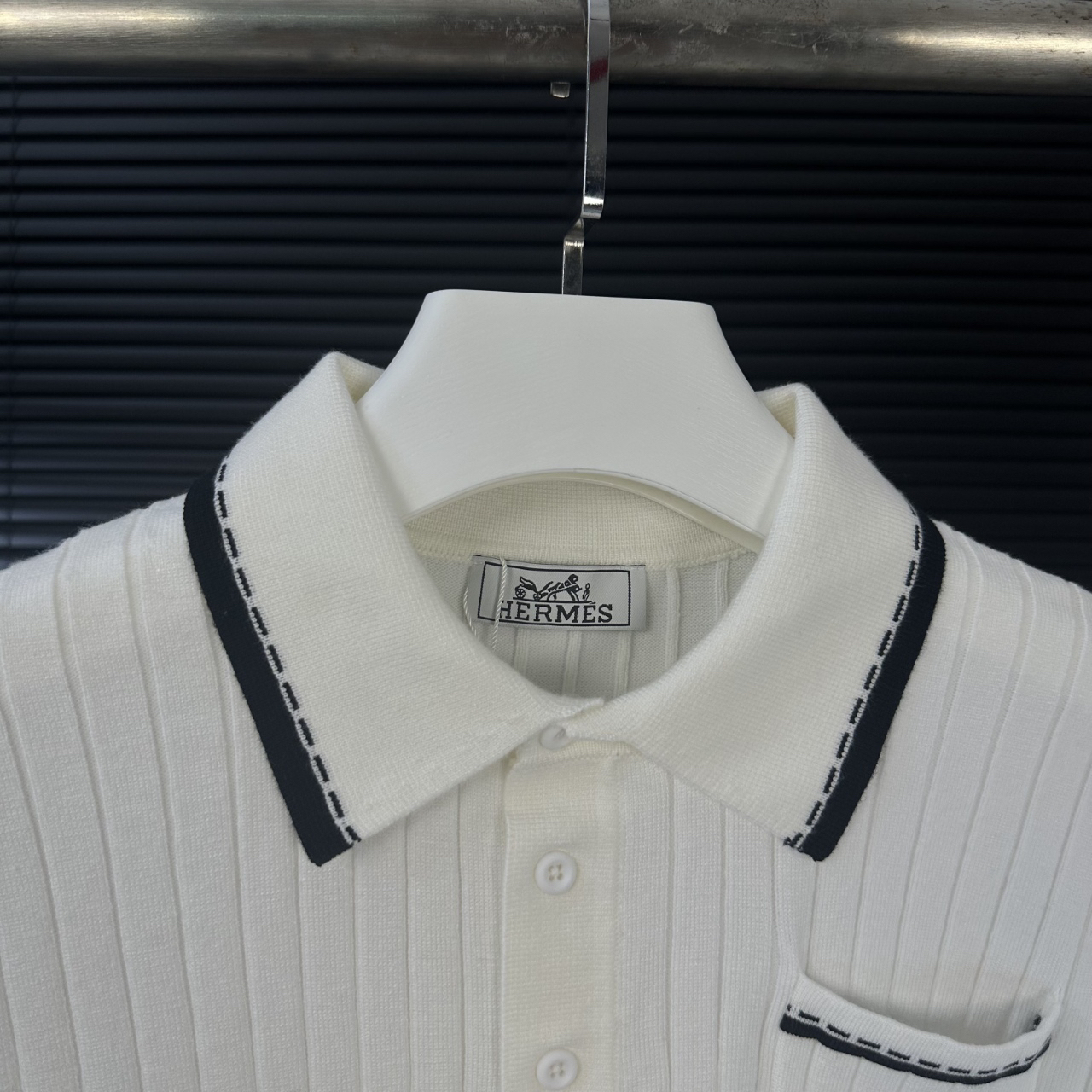 エルメス「Hermès」2025 オートン/ウィンター コントラストカラー ポロシャツ