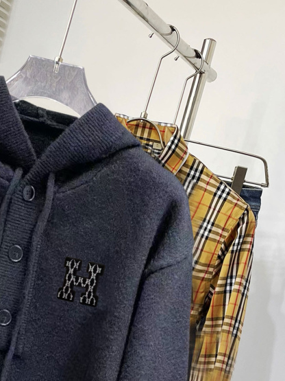 エルメス「Hermès」ロゴ フーディッド ウール ニット