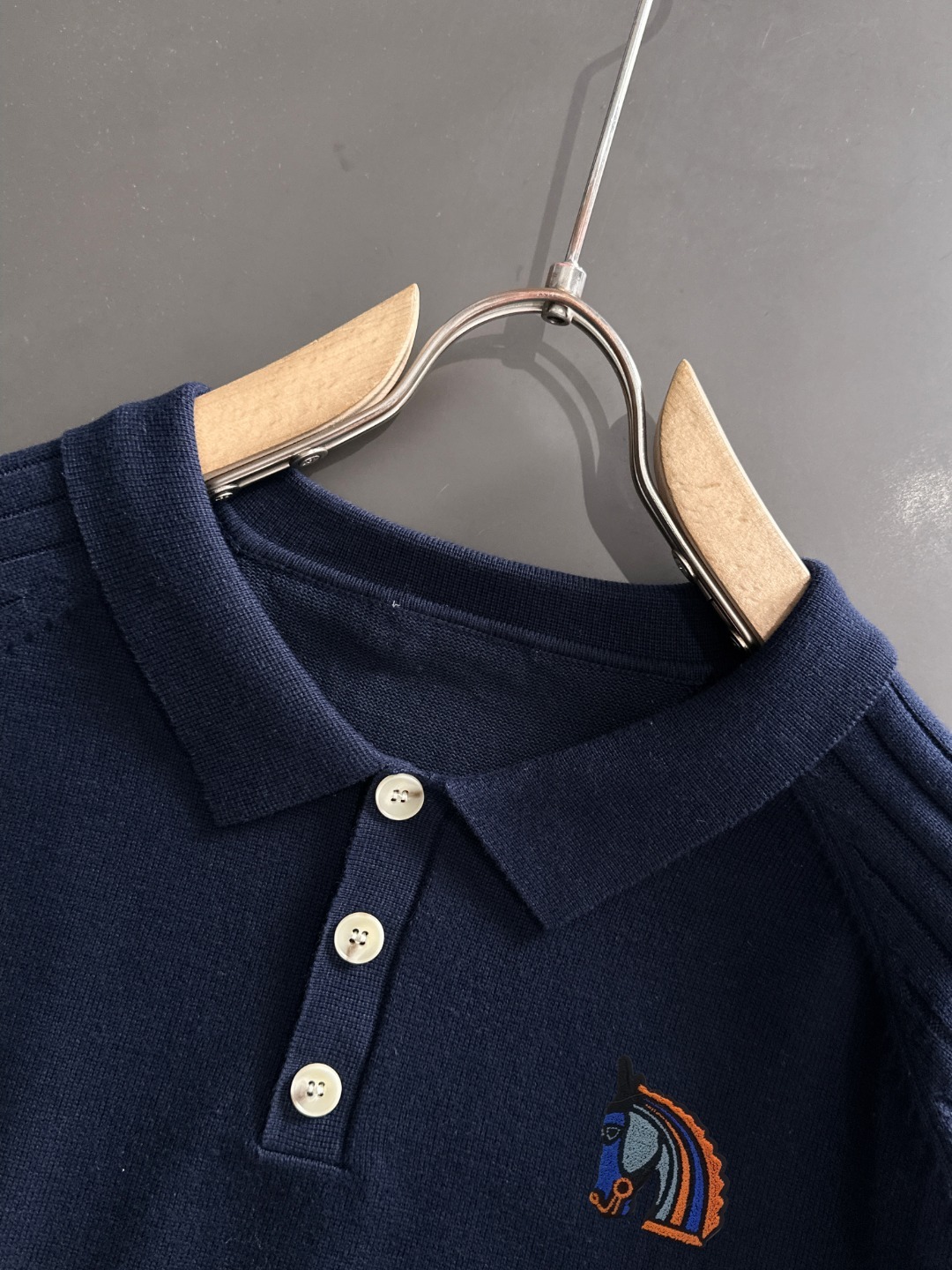 エルメス「Hermès」エンブロイダリー ロゴ ニット セーター