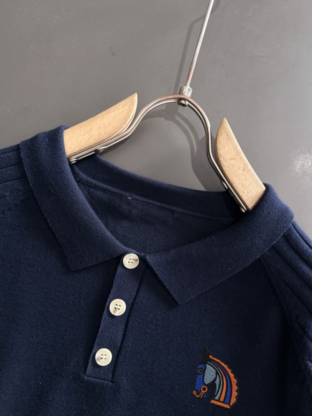 エルメス「Hermès」エンブロイダリー ロゴ ニット セーター