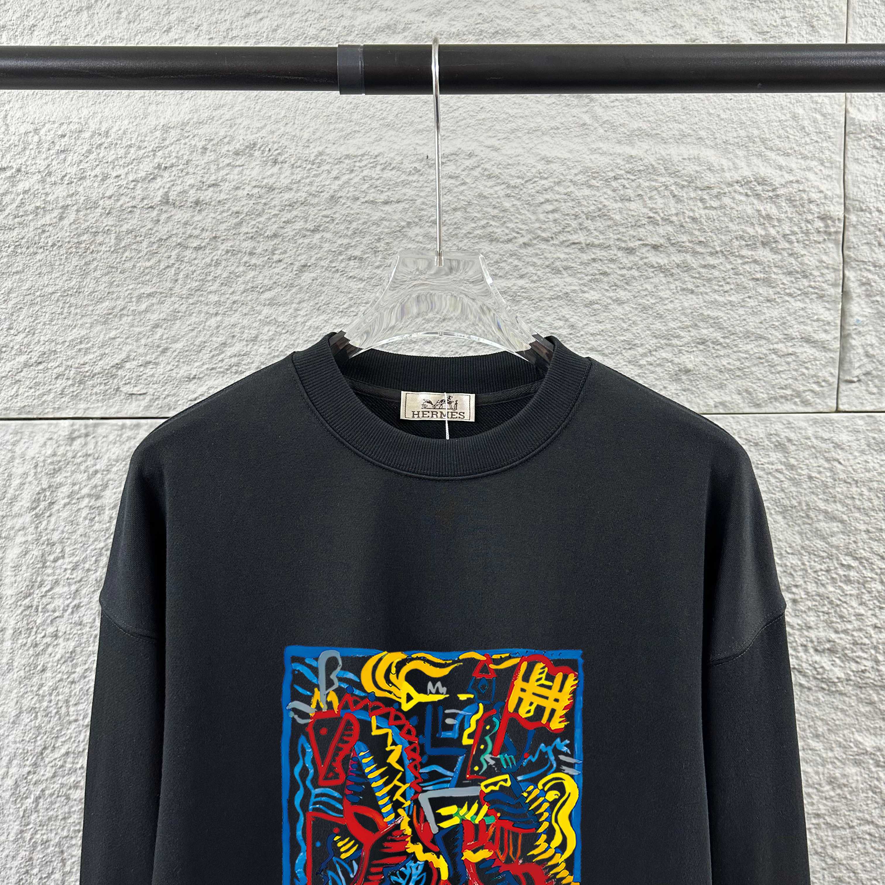 エルメス「Hermès」グラフィティ ホース プルオーバー スウェットシャツ