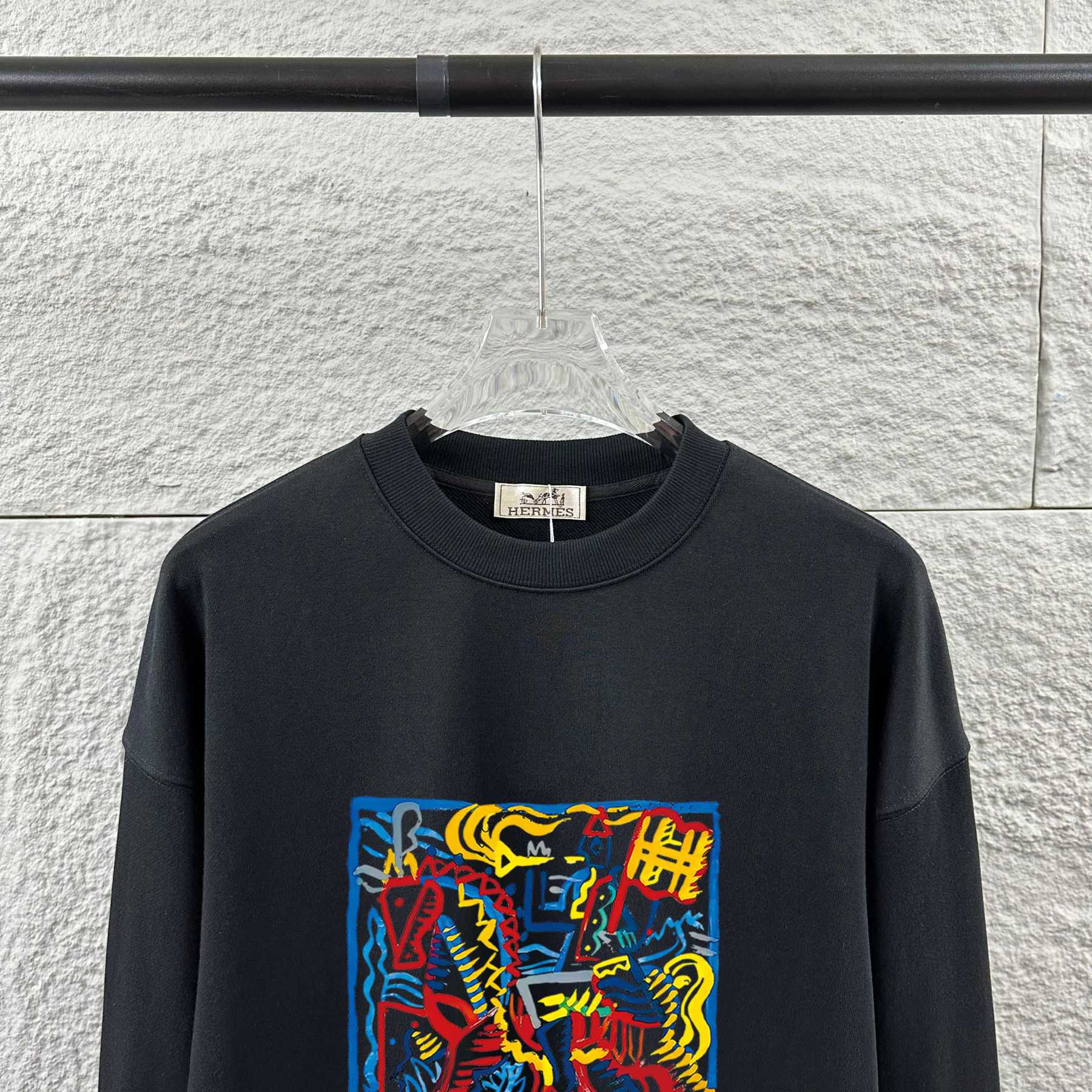 エルメス「Hermès」グラフィティ ホース プルオーバー スウェットシャツ