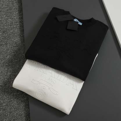 プラダ「Prada」ユニセックス クルーネック スウェットシャツ