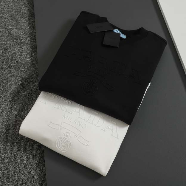 プラダ「Prada」ユニセックス クルーネック スウェットシャツ