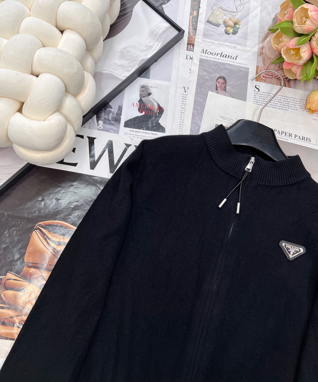 プラダ「Prada」ジップ フード ニット ジャケット