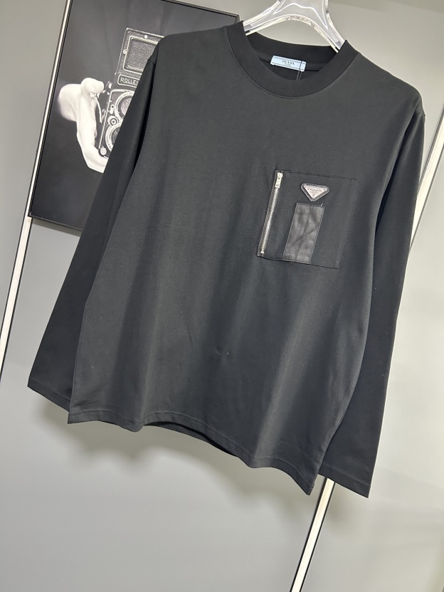 プラダ「Prada」ジップポケット ロングスリーブ Tシャツ