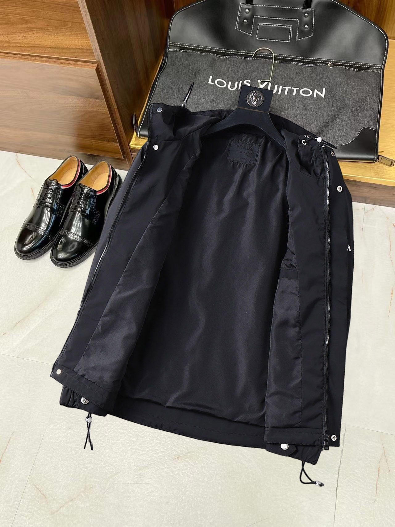 プラダ「Prada」テクニカル ジャケット