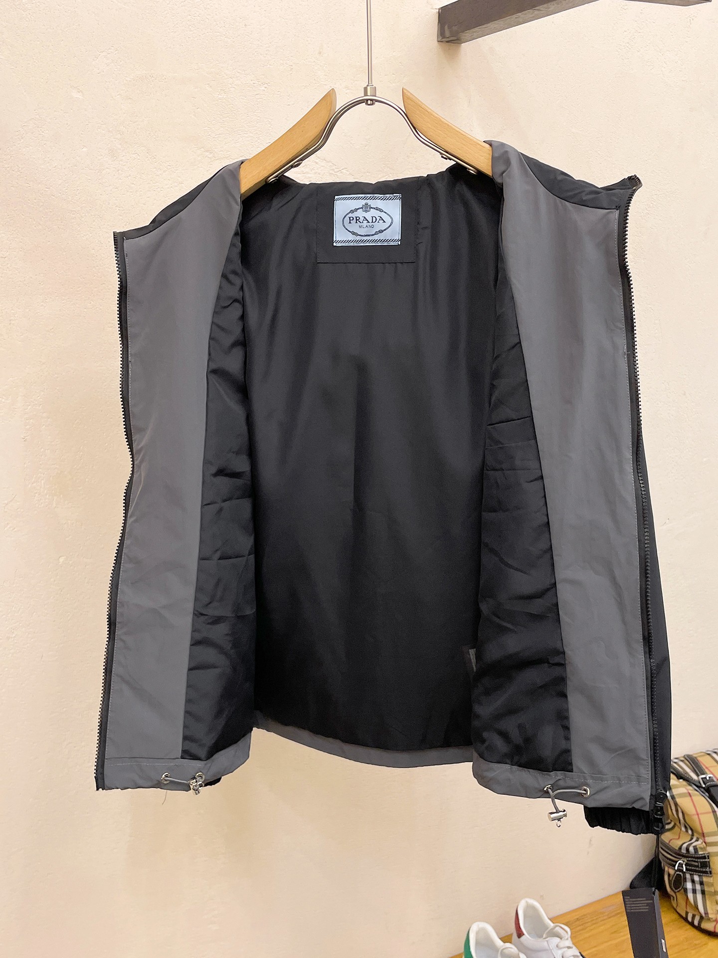 プラダ「Prada」テクニカル ジャケット