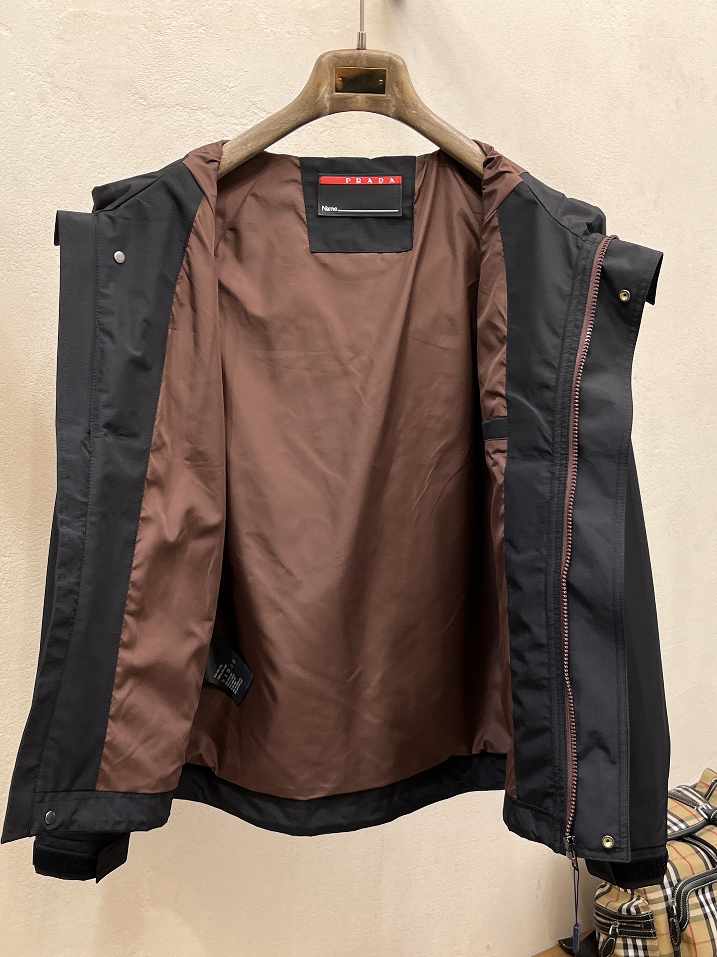 プラダ「Prada」テクニカル ジャケット