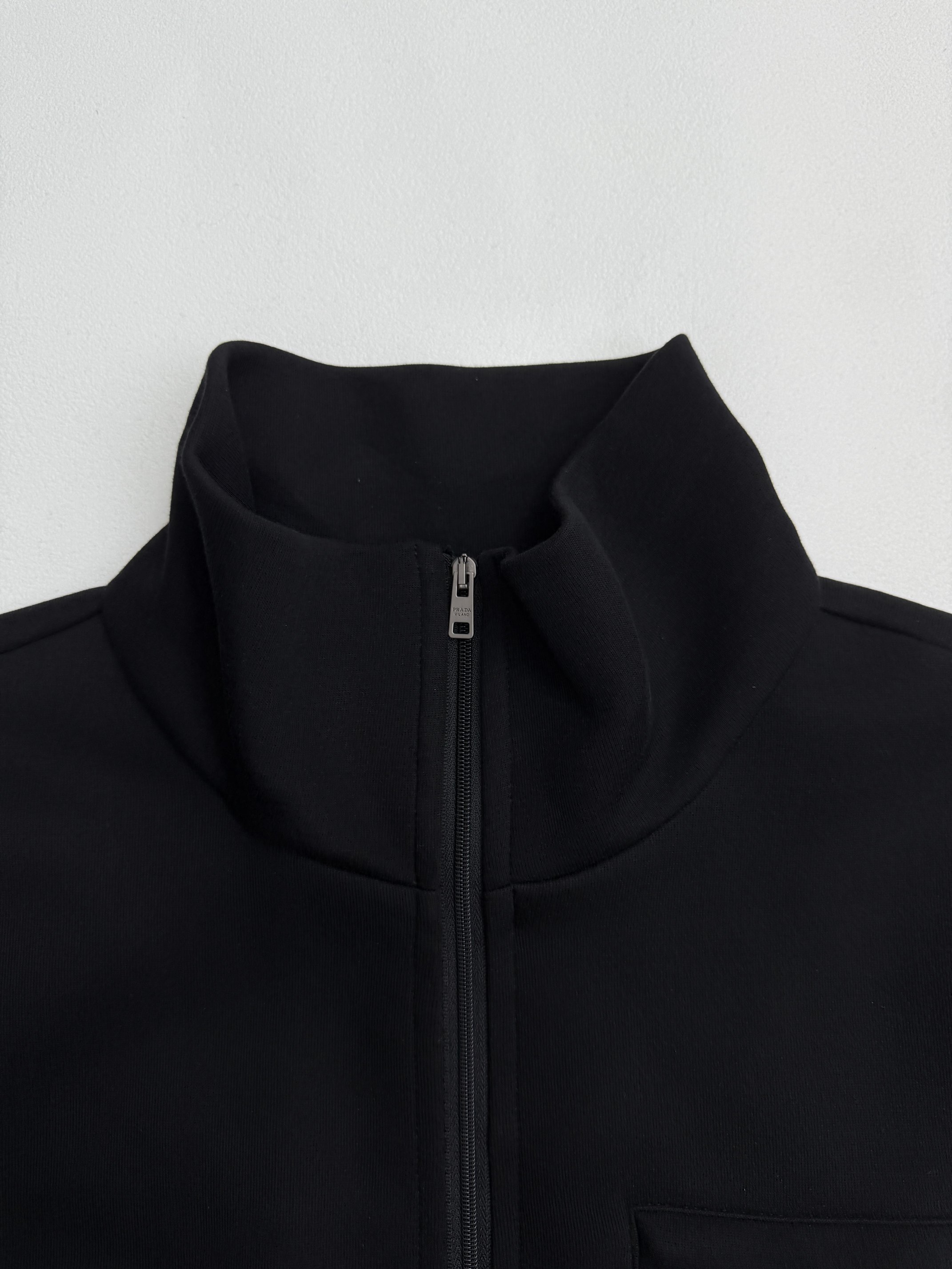 プラダ「Prada」テクニカル ジャケット