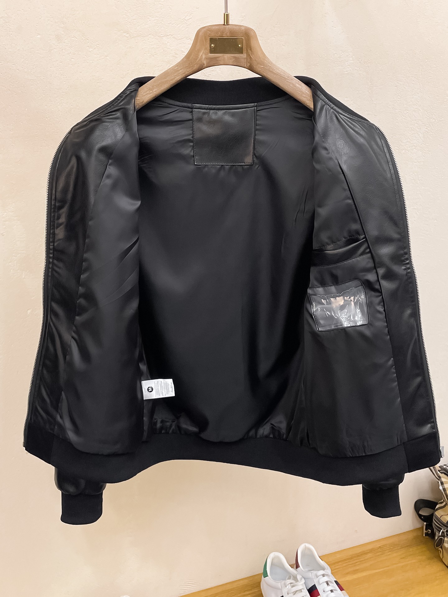 プラダ「Prada」テクニカル ジャケット