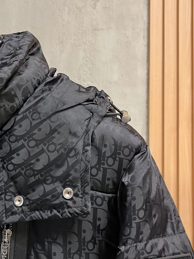 ディオール「Dior」OBLIQUE キルティング ダウンジャケット