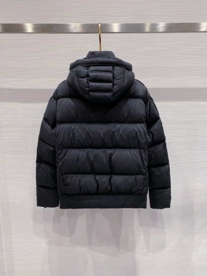 ディオール「Dior」モダン シルエット ダウンジャケット