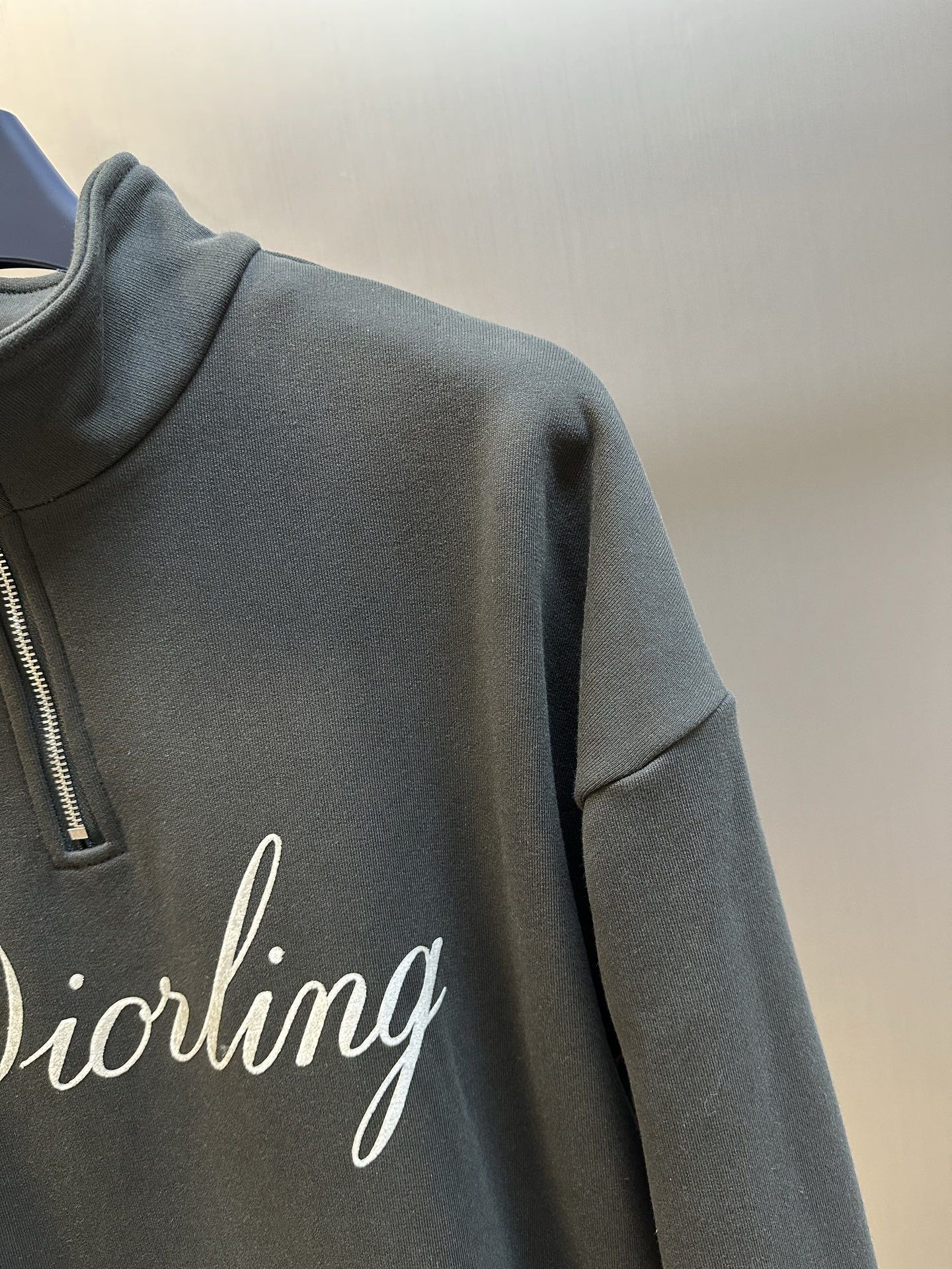 ディオール「Dior」フロッキープリント ハーフジップ スウェットシャツ