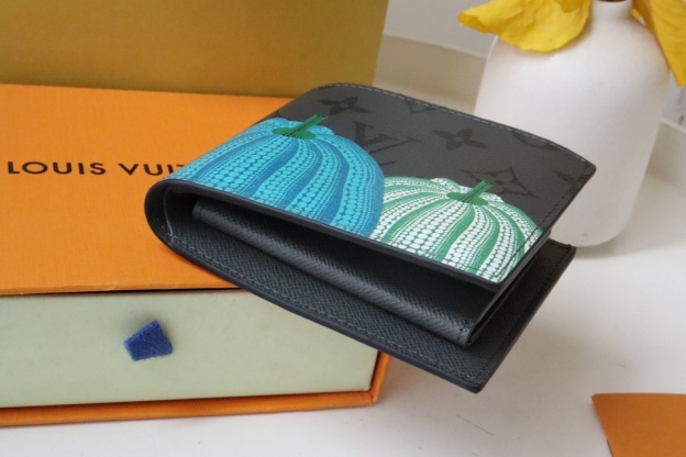 ルイ・ヴィトン「Louis Vuitton」LV x YK ポルトフォイユ･マルコ