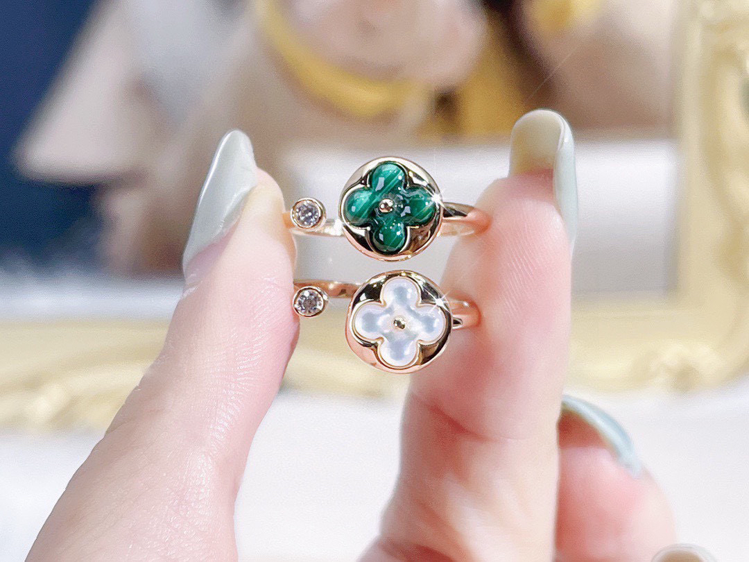 ルイ・ヴィトン「Louis Vuitton」COLOR BLOSSOM MINI STAR リング 