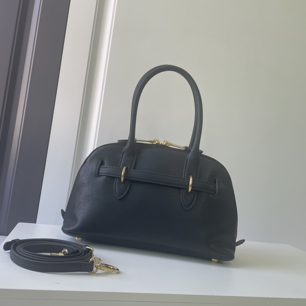 ミュウミュウ「Miu Miu」Matelassé Bowling Tote Bag