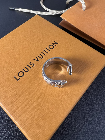 ルイ・ヴィトン「Louis Vuitton」Le Damier de Louis Vuitton Small Ring