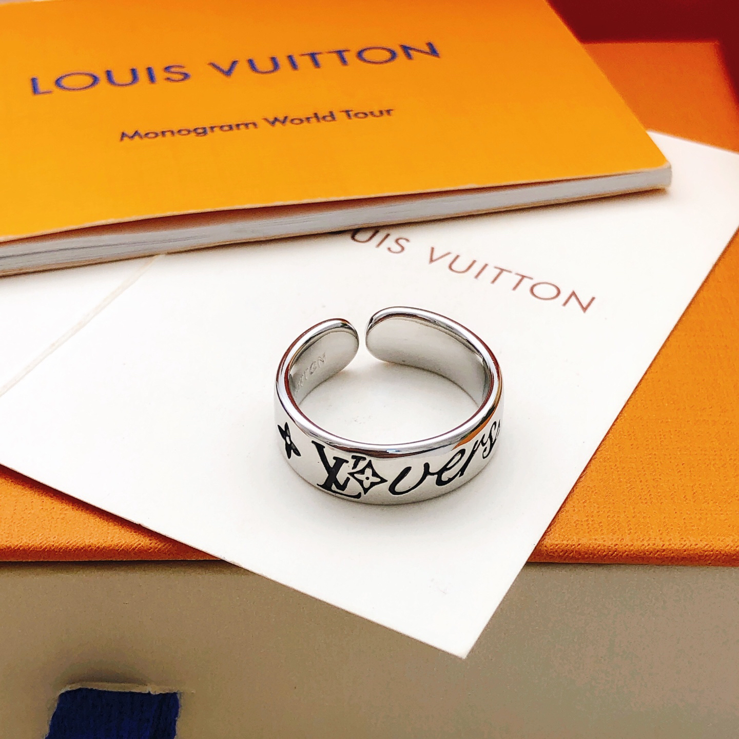 ルイ・ヴィトン「Louis Vuitton」Loop リング