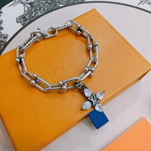 ルイ・ヴィトン「Louis Vuitton」ヴィンテージシルバースタイル ブレスレット