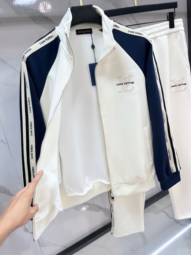 ルイ・ヴィトン「Louis Vuitton」フライトモード テクニカル スポーツウェア セットアップ